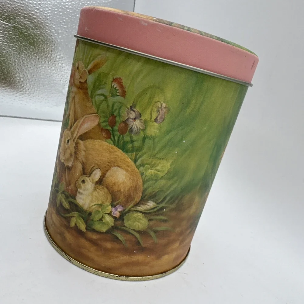 Easter Storage Tin‎ Container Cookie Treat Bunny Rabbit Family Vintage 90s Lid